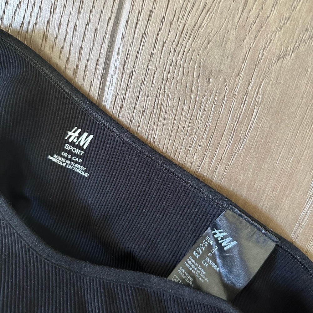 H&M black one shoulder sports bra : small - Picture 4 of 6